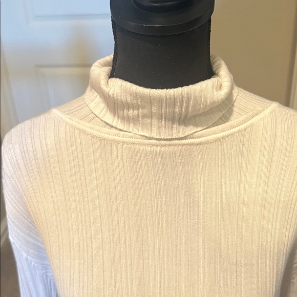 Time and Tru White Turtleneck Sweater - Picture 3 of 14